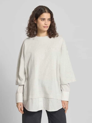 Oversize’owy longsleeve w stylu warstwowym Karo Kauer