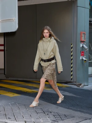 Parka oversize z wysokim kołnierzem khaki - Kobieta - - MANGO