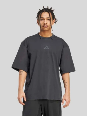 Oversized sportowy t-shirt z mieszanki bawełny z nadrukiem z logo adidas Training