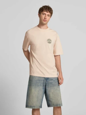 Oversized t-shirt z nadrukiem z logo PEGADOR