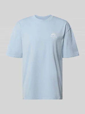 Oversized t-shirt z nadrukiem z tyłu i okrągłym dekoltem Pegador Jasnoniebieski