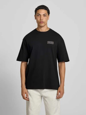oversized t-shirt z nadrukiem z tyłu model 'Viborg' PEGADOR