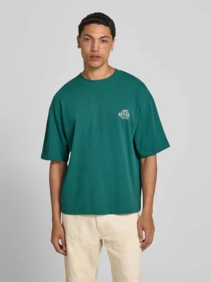 Oversized t-shirt z nadrukiem z tyłu REVIEW Butelkowy zielony