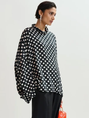 OVERSIZOWA BLUZKA W GROCHY Z PÓŁGOLFEM ESSENTIEL ANTWERP