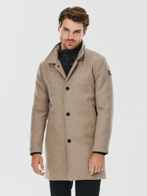 PAKO LORENTE – Beżowy płaszcz męski z odpinaną stójką