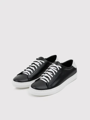 PAKO LORENTE – Skórzane czarne sneakersy męskie z białą wstawką