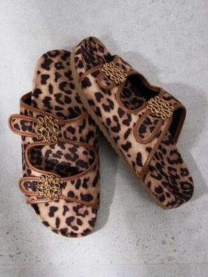 Panterkowe Klapki Vices z Metaliczną Ozdobą i Dwoma Paskami Maithiana