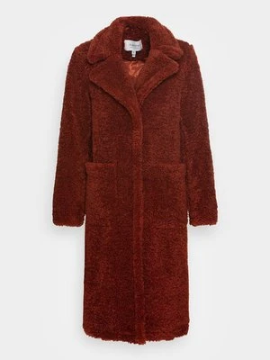 Parka b.Young
