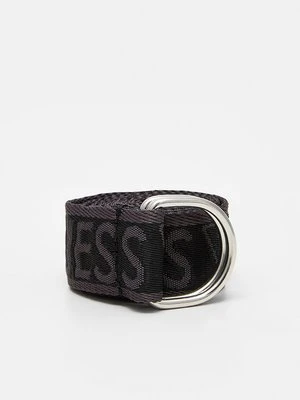 Pas Guess