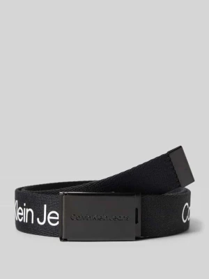 Pasek z nadrukiem z logo i zapięciem z klapką Calvin Klein Jeans