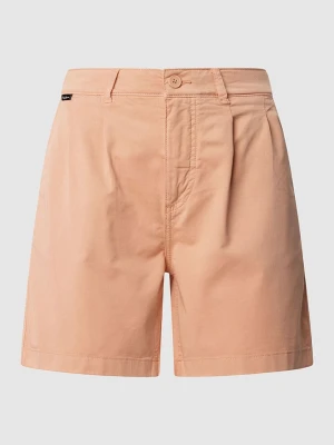 Pepe Jeans Szorty chino "Vania" - Regular fit - w kolorze łososiowym rozmiar: M