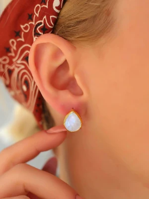 Pierres delicates Pozłacane kolczyki-wkrętki z kamieniami księżycowymi rozmiar: onesize