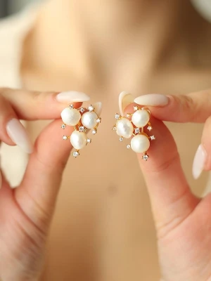 Pierres delicates Pozłacane kolczyki-wkrętki z perłami i cyrkoniami rozmiar: onesize