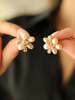 Pierres delicates Pozłacane kolczyki-wkrętki z perłami i kamieniami szlachetnymi rozmiar: onesize