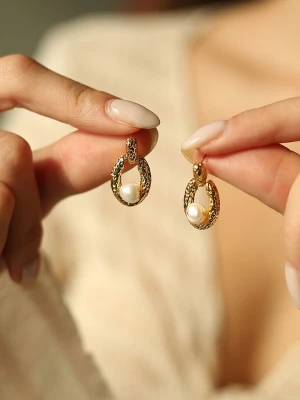 Pierres delicates Pozłacane kolczyki-wkrętki z perłami rozmiar: onesize