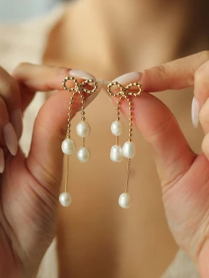 Pierres delicates Pozłacane kolczyki-wkrętki z perłami rozmiar: onesize