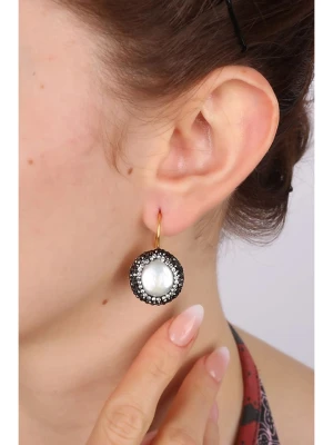 Pierres delicates Pozłacane kolczyki z masą perłową rozmiar: onesize