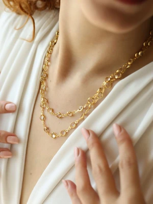 Pierres delicates Pozłacany naszyjnik z elementami ozdobnymi - dł. 45 cm rozmiar: onesize