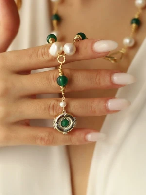 Pierres delicates Pozłacany naszyjnik z elementami ozdobnymi - dł. 50 cm rozmiar: onesize