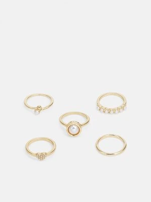 Pierścionek Anna Field