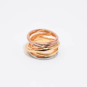 Pierścionek pleciony wiele odcieni złota BIMBA Y LOLA ROSE GOLD