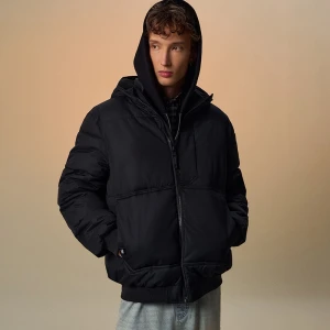 Pikowana czarna kurtka zimowa z kapturem House