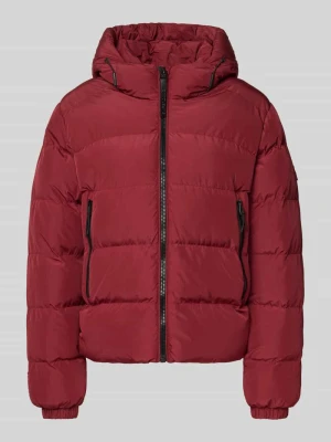 Pikowana kurtka o kroju regular fit z wytłoczonym logo model ‘Sports’ Superdry
