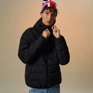 Pikowana kurtka regular fit basic czarna House