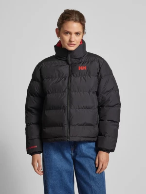 Pikowana kurtka z kapturem z nadrukiem z logo Helly Hansen