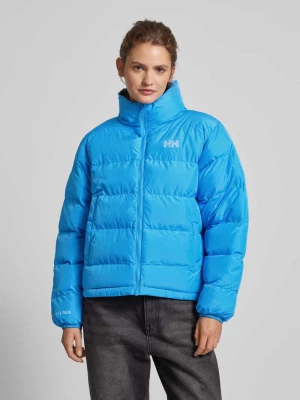 Pikowana kurtka z kapturem z nadrukiem z logo Helly Hansen