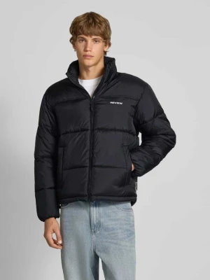 Pikowana kurtka z kapturem z nadrukiem z logo REVIEW