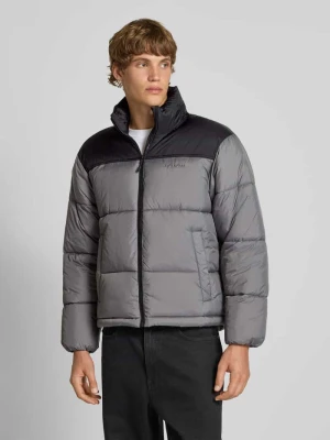 Pikowana kurtka z kapturem z nadrukiem z logo REVIEW