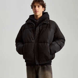 Pikowana kurtka zimowa na stójce z regulacją czarna House