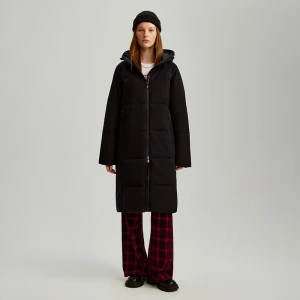 Pikowany płaszcz puffer z kapturem czarny House