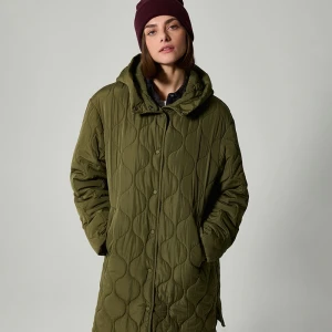 Pikowany płaszcz z kapturem oliwkowy House