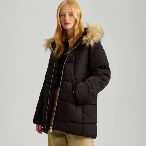 Pikowany płaszcz z kapturem w kolorze czarnym House