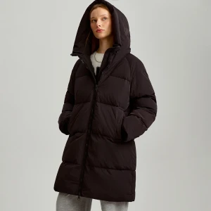 Pikowany płaszcz z naturalnym wypełnieniem czarny House