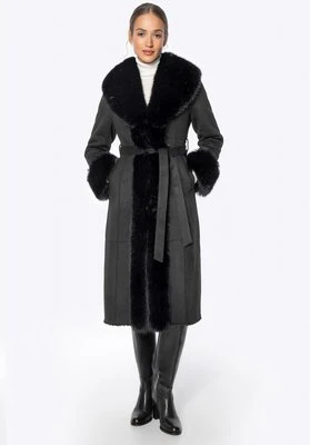 Płaszcz damski z obszyciem ze sztucznego futra czarny Wittchen