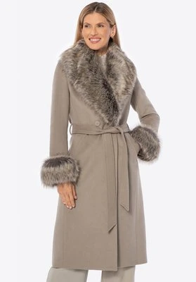 Płaszcz damski z wełną i futrzanymi elementami ciemny beż Wittchen