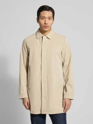 Płaszcz krótki z kołnierzem wykładanym i detalem z logo model 'EIDE' casual friday