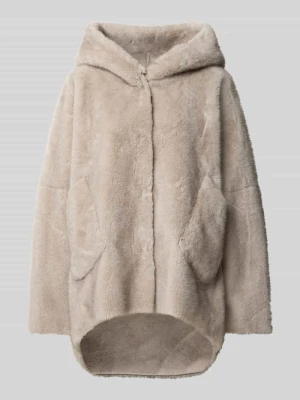 Płaszcz o kroju oversized ze sztucznego futra White Label Piaskowy