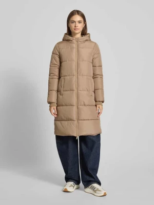 Płaszcz pikowany o kroju regular fit z dodatkowymi mankietami model ‘BEE’ Pieces