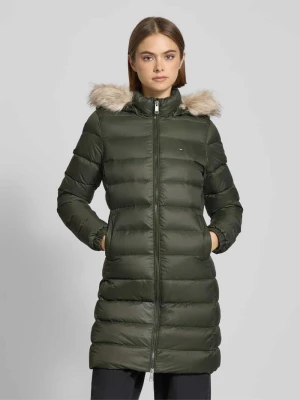 Płaszcz pikowany o kroju slim fit z wypełnieniem puchem i pierzem Tommy Jeans