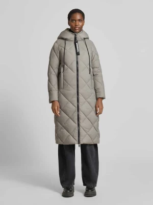 Płaszcz pikowany z kapturem model ‘CILIA’ khujo