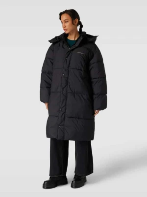 Płaszcz pikowany z kapturem model ‘KILLINTON’ Carhartt Work In Progress