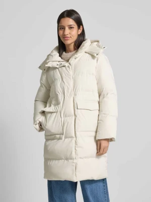 Płaszcz pikowany z kieszeniami z patką model ‘Hallusi’ Opus