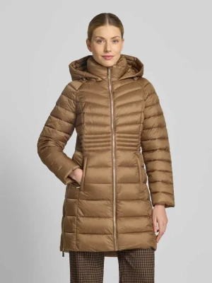 Płaszcz pikowany z kieszeniami zapinanymi na zamek błyskawiczny i kapturem Michael Kors Camel