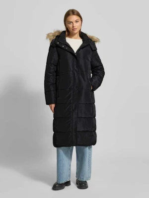 Płaszcz pikowany z kieszeniami zapinanymi na zamek błyskawiczny MORE & MORE