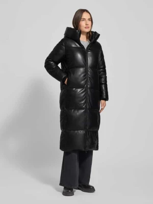 Płaszcz pikowany z zamkiem błyskawicznym model ‘DESTINY’ khujo