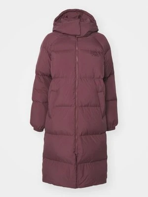 Płaszcz puchowy Lacoste